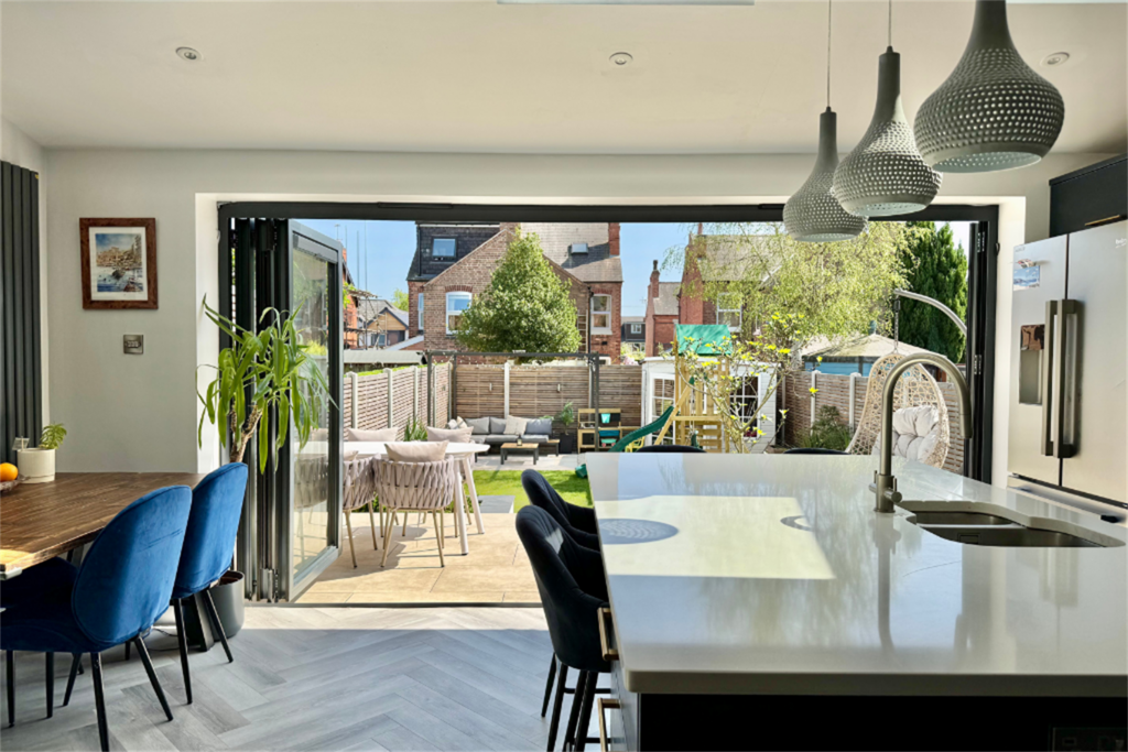 (Main)