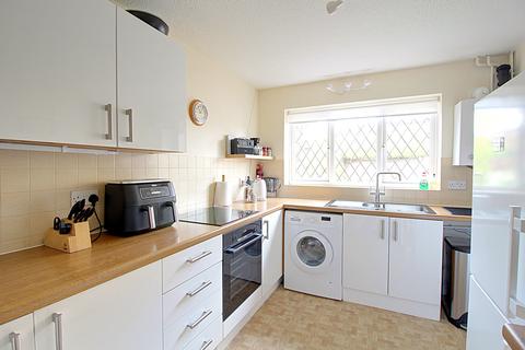 23 Ravenscroft, Hook, RG27 9NP