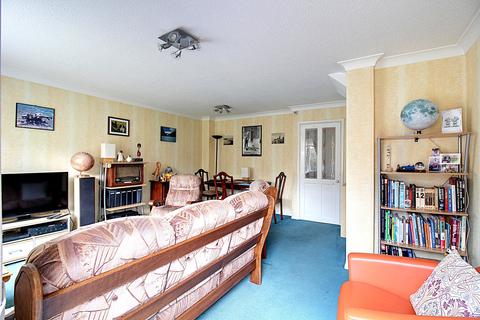 23 Ravenscroft, Hook, RG27 9NP