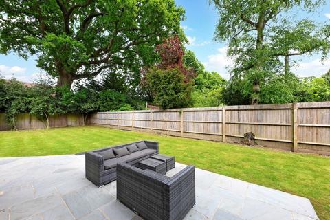 4 bedroom detached house for sale, Dippingwell Court, Farnham Common, Buckinghamshire, SL2