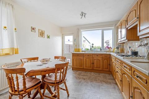 2 bedroom bungalow for sale, Orchard Road, Bristol BS16
