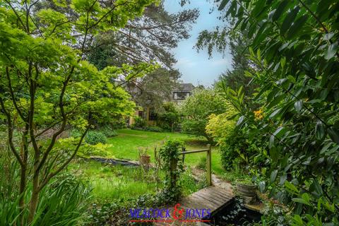 3 bedroom detached house for sale, Worrin Road, Shenfield, Brentwood