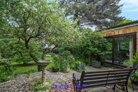 3 bedroom detached house for sale, Worrin Road, Shenfield, Brentwood