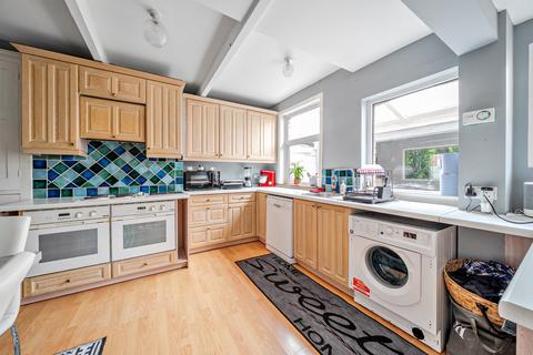 4 bedroom terraced house for sale, Abington Avenue, Northampton, NN1