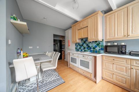 4 bedroom terraced house for sale, Abington Avenue, Northampton, NN1