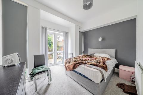 4 bedroom terraced house for sale, Abington Avenue, Northampton, NN1