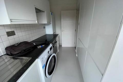 1 bedroom apartment to rent, New Cross Road, London SE14