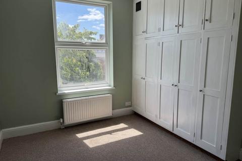 2 bedroom flat to rent, Hillsborough Avenue, Exeter EX4