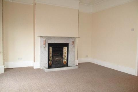 2 bedroom flat to rent, Hillsborough Avenue, Exeter EX4