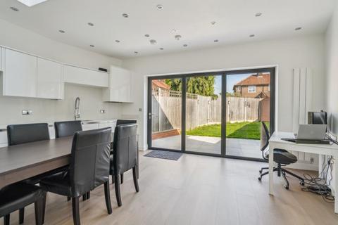 3 bedroom terraced house for sale, Browning Avenue, W7