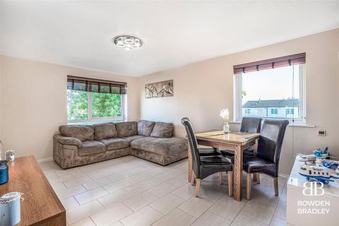 2 bedroom flat for sale, Trotwood, Chigwell, IG7