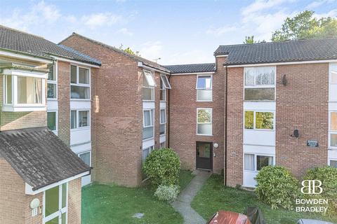 2 bedroom flat for sale, Trotwood, Chigwell, IG7
