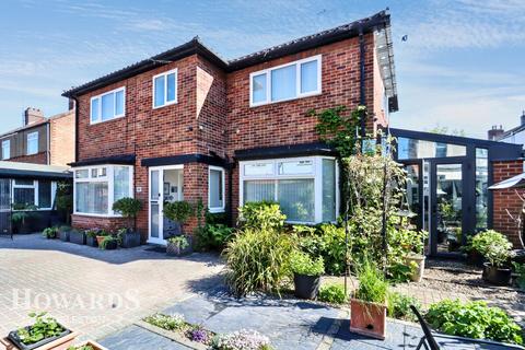 3 bedroom detached house for sale, Beach Road, Gorleston