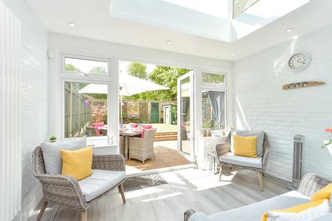 3 bedroom terraced house for sale, Knights Croft, Longfield DA3