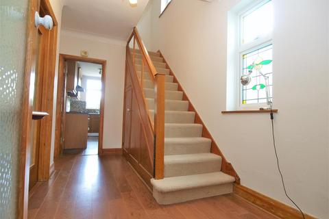 27 Mead Way, Bromley, BR2 9EN