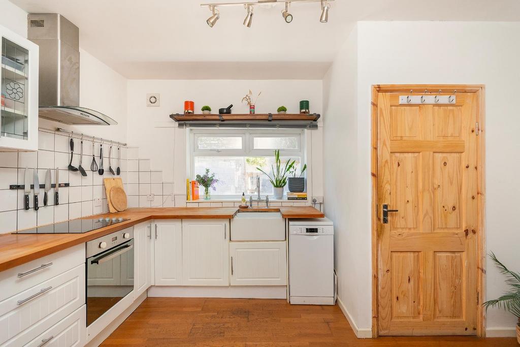 1 S5 L1 CM - Kitchen D.jpg