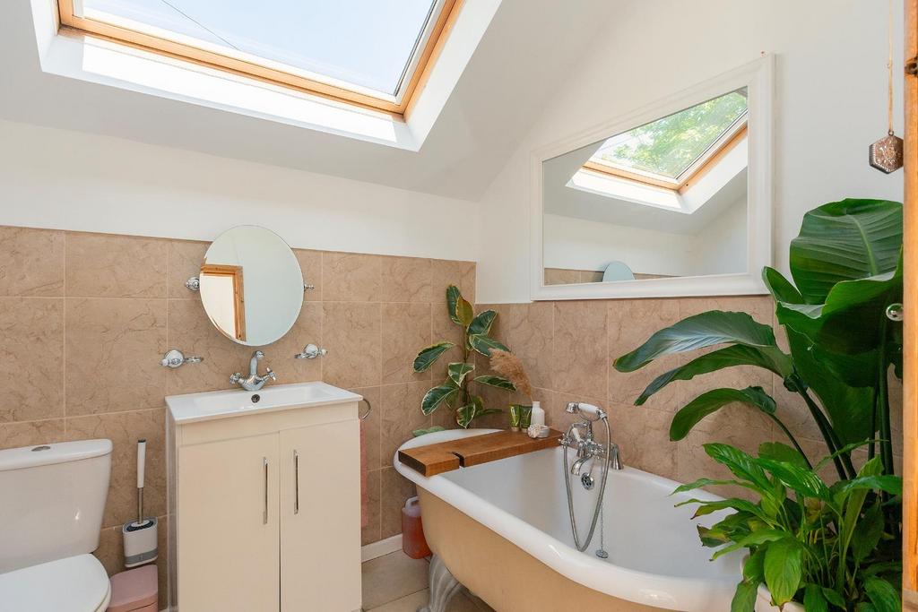 1 S5 L1 CM - Bathroom C.jpg
