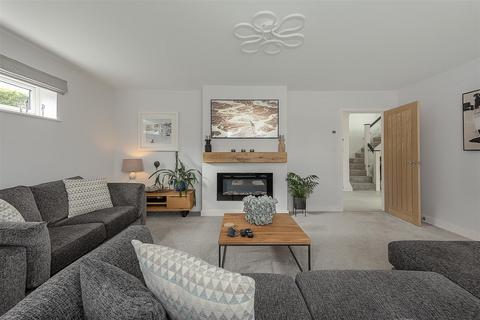 4 bedroom detached house for sale, Long Buftlers, Harpenden