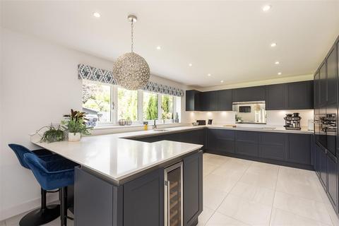 4 bedroom detached house for sale, Long Buftlers, Harpenden
