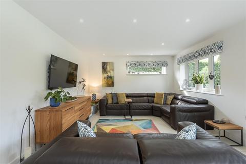 4 bedroom detached house for sale, Long Buftlers, Harpenden