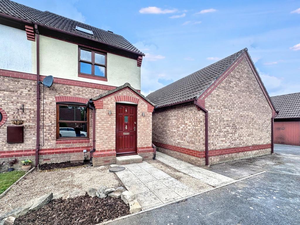 3 Bedroom End Terrace
