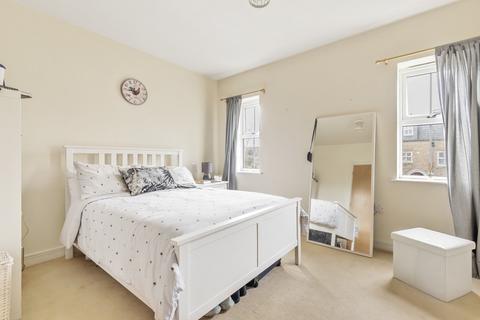 2 bedroom flat for sale, Acton Lane, Chiswick, London, W4