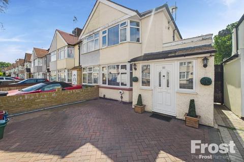 63 Fernside Avenue, Feltham, TW13 7BJ