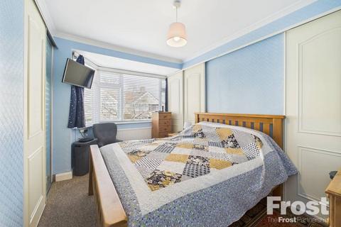 63 Fernside Avenue, Feltham, TW13 7BJ