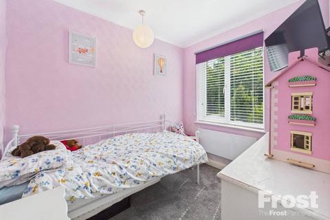 63 Fernside Avenue, Feltham, TW13 7BJ