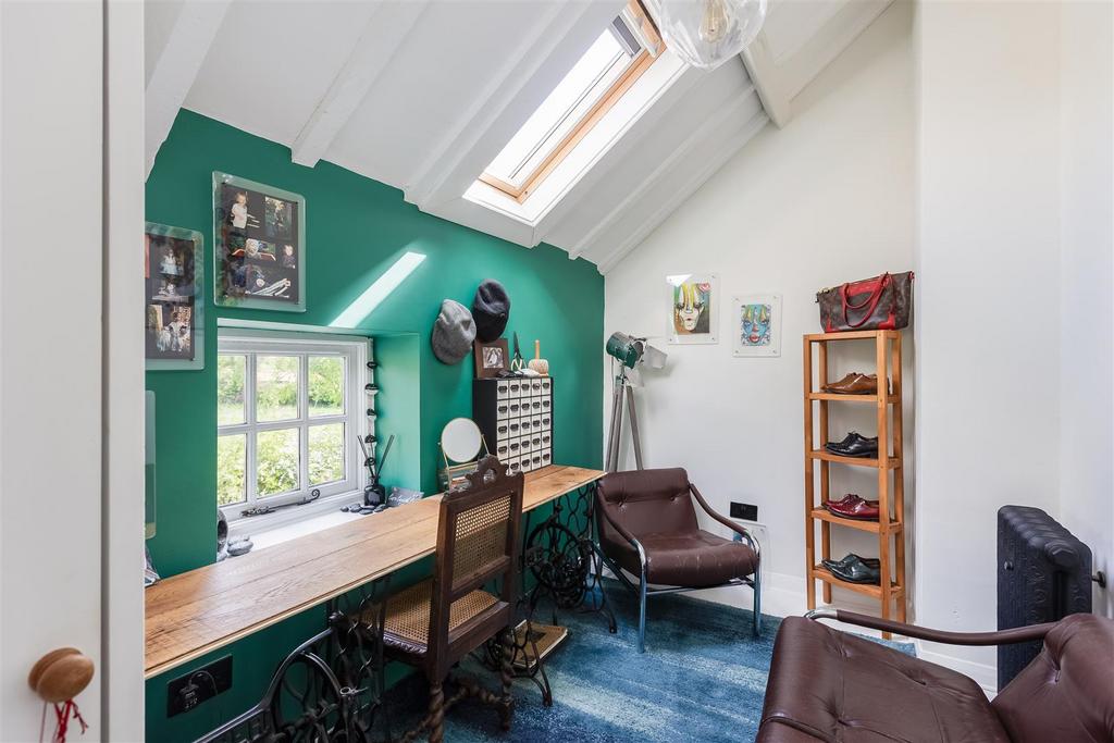 The Granary Bedroom 3.jpg