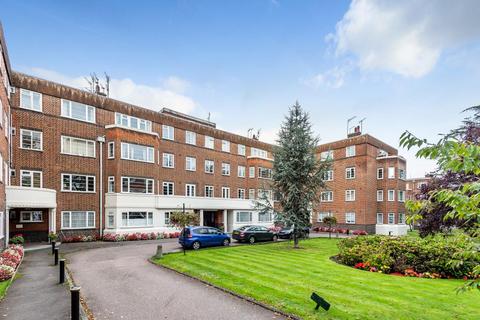 Sheen Court,  Richmond,  TW10