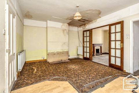 2 bedroom semi-detached house for sale, 16 The Street, Wrecclesham, Farnham, Surrey, GU10 4PR