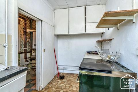 2 bedroom semi-detached house for sale, 16 The Street, Wrecclesham, Farnham, Surrey, GU10 4PR