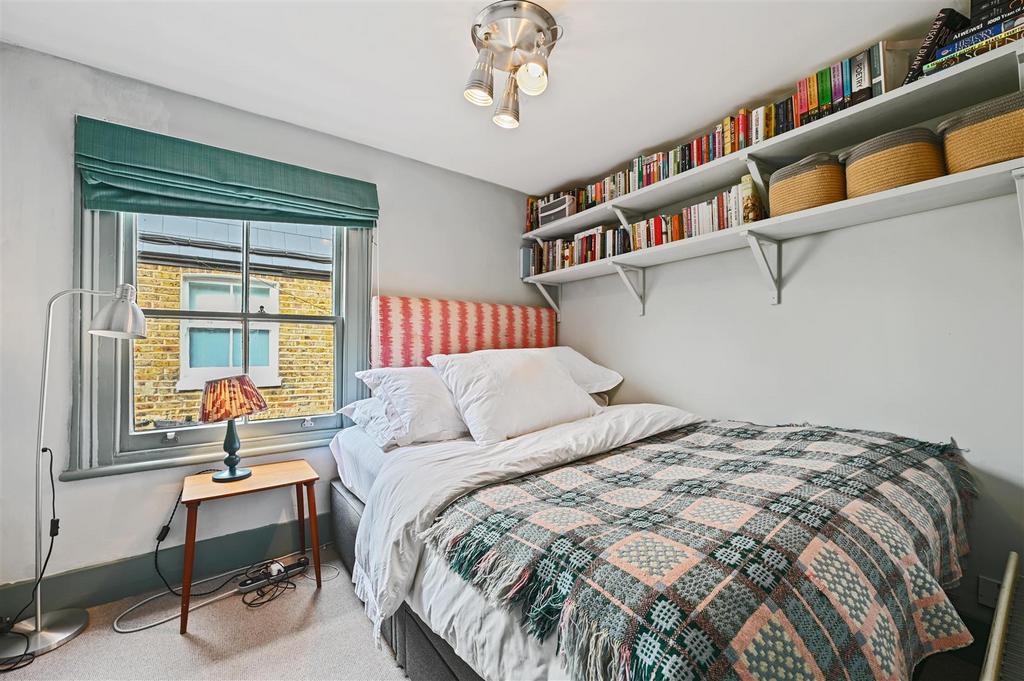 Iffley Road - Bedroom B3 (1).JPG