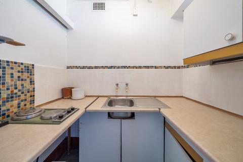 Flat 104, Kings Court Hamlet Gardens, London, W6 0RW