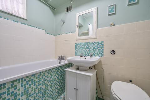 Flat 104, Kings Court Hamlet Gardens, London, W6 0RW