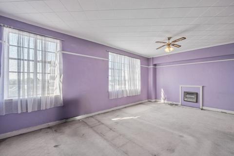 Flat 104, Kings Court Hamlet Gardens, London, W6 0RW