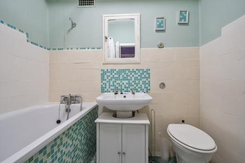 Flat 104, Kings Court Hamlet Gardens, London, W6 0RW