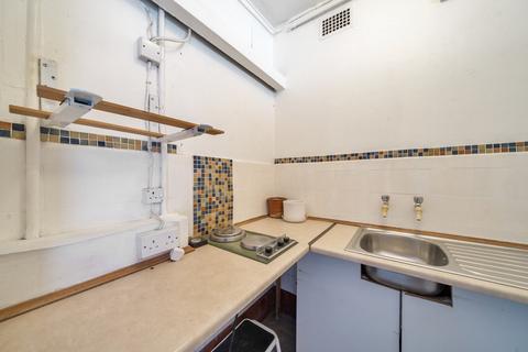 Flat 104, Kings Court Hamlet Gardens, London, W6 0RW
