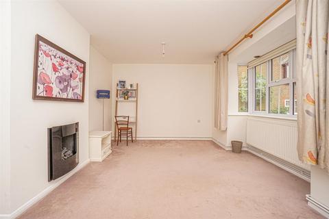 2 bedroom retirement property for sale, Rue De Bayeux, Battle