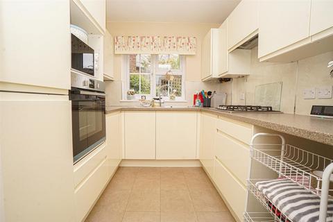 2 bedroom retirement property for sale, Rue De Bayeux, Battle