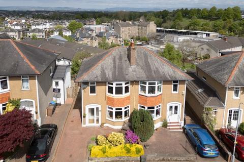 16 Hillview Drive, Clarkston, Glasgow, G76 7JD