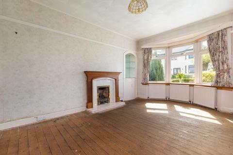 16 Hillview Drive, Clarkston, Glasgow, G76 7JD