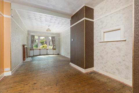 16 Hillview Drive, Clarkston, Glasgow, G76 7JD