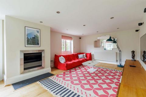5 bedroom cottage for sale, Aldershot Road, Guildford