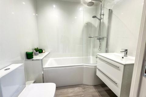 2 bedroom apartment for sale, The Armstrong, Tynemouth Pass, The Staiths, NE8