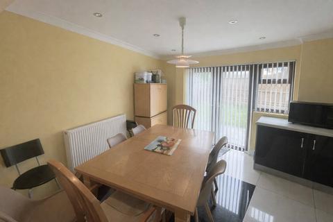 3 bedroom semi-detached house for sale, Willow Gardens, Greater London TW3