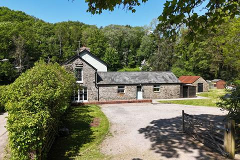 undefined, Pontypridd CF37