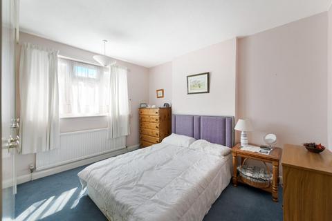 40 Dundela Gardens, Worcester Park, KT4 8UB