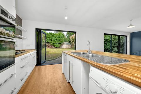 5 Carleton Close, Esher, KT10 8EE